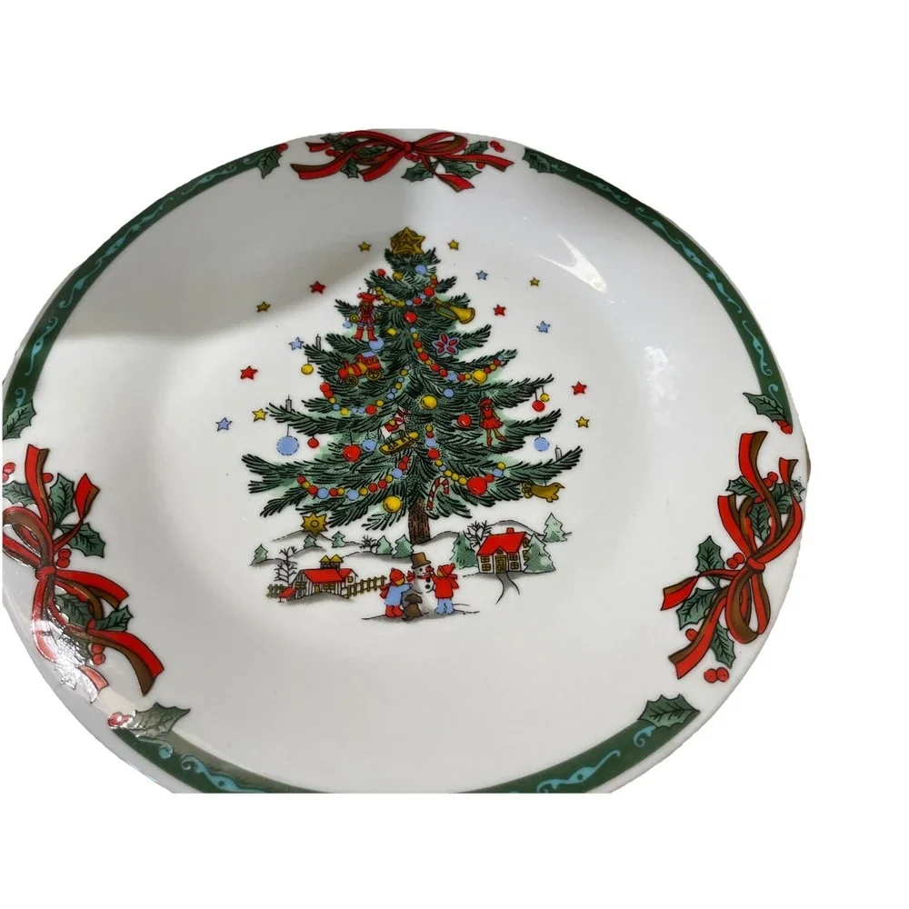 CHRISTMAS IN THE PARK Salad Plates Set Of 4 7 1/2